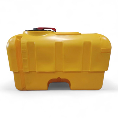 Бочка Marseplast 600 л польська з рукомийником для обприскувача